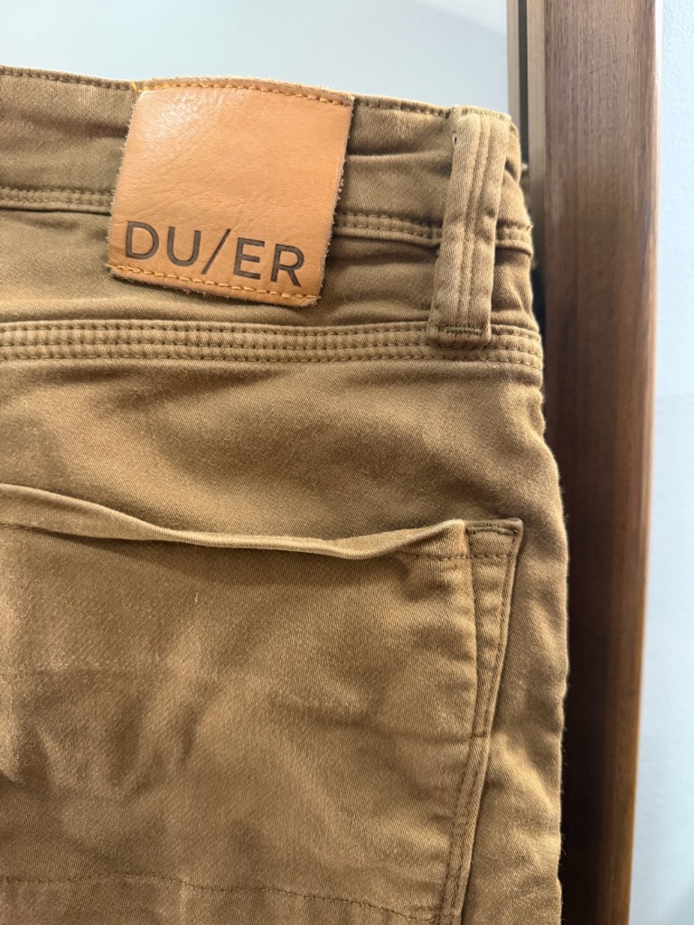 DU/ER stretch shorts,in tobacco